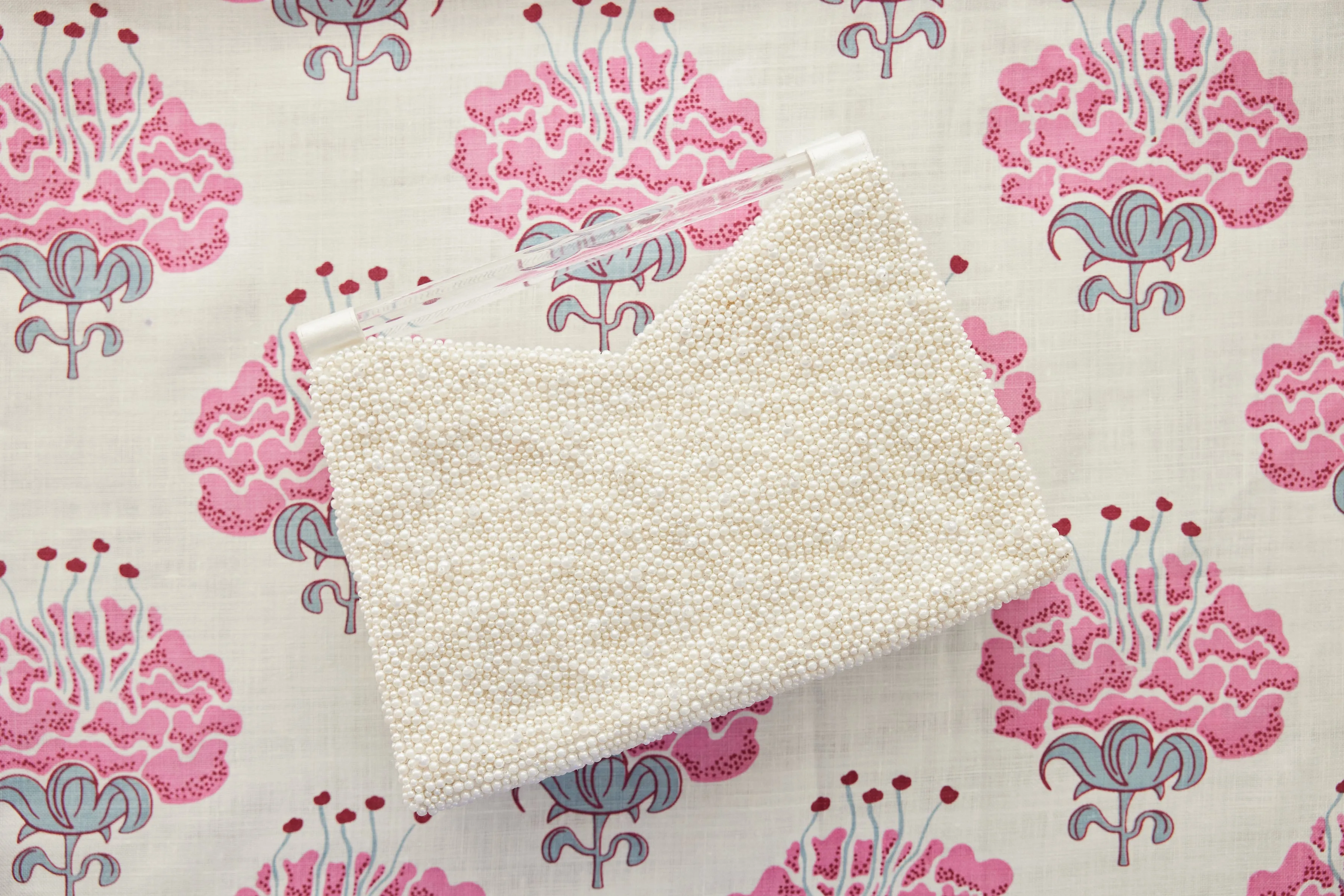 Acrylic Handle Clutch in Pearl