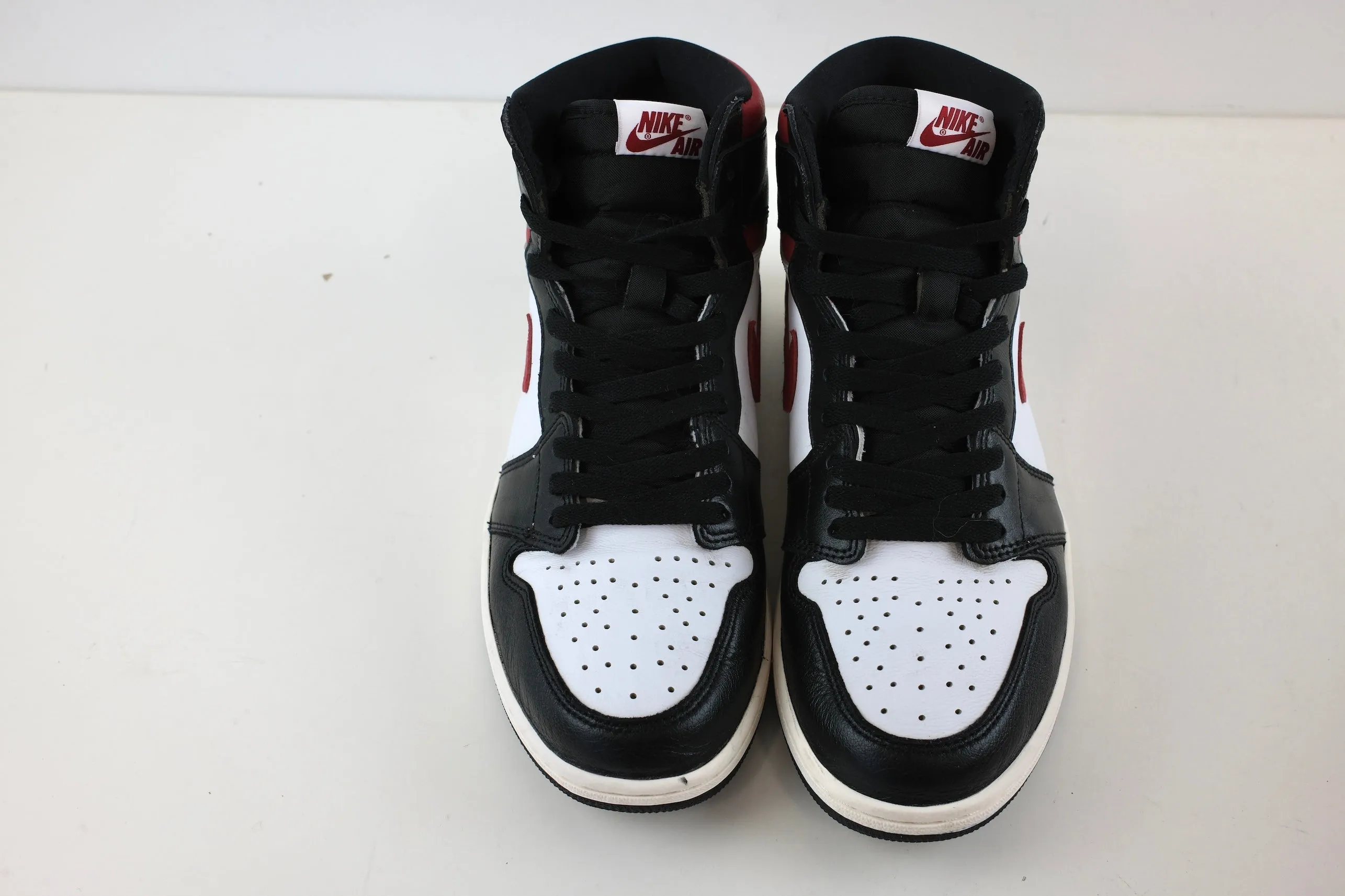 Air Jordan 1 Retro High Black Gym Red