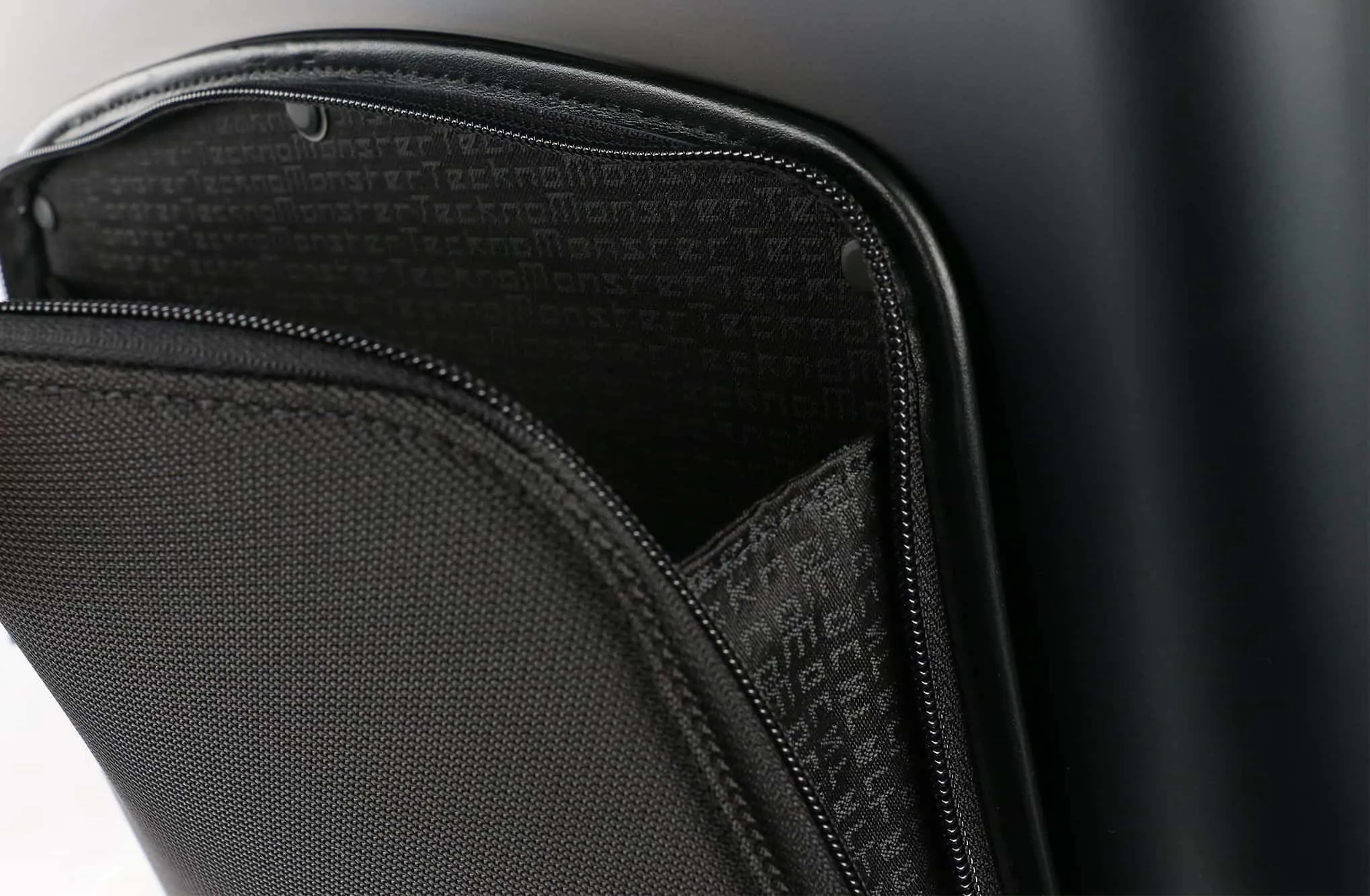 Akille Flap Black Trolley