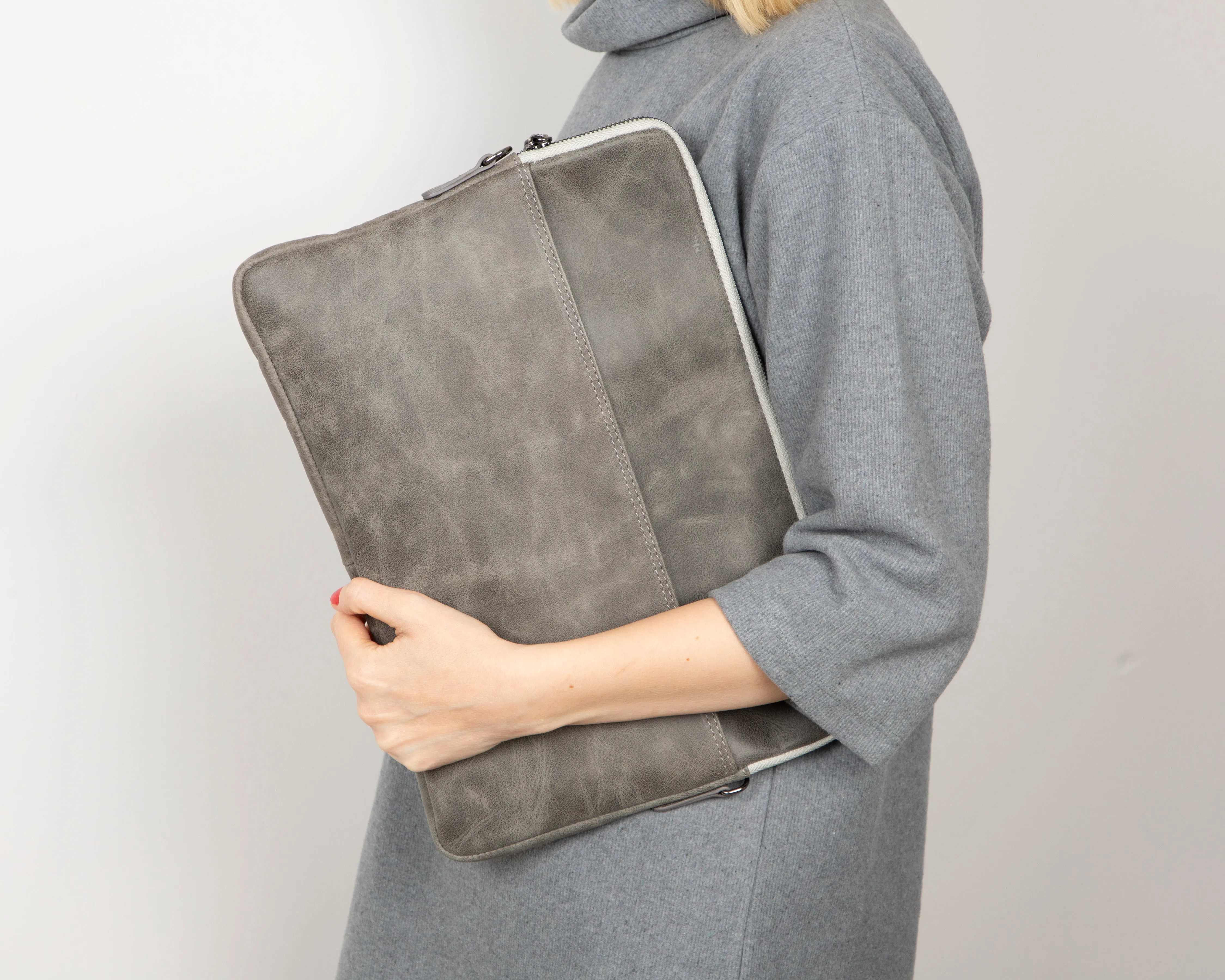 Awe Genuine Leather Laptop / Tablet Sleeves