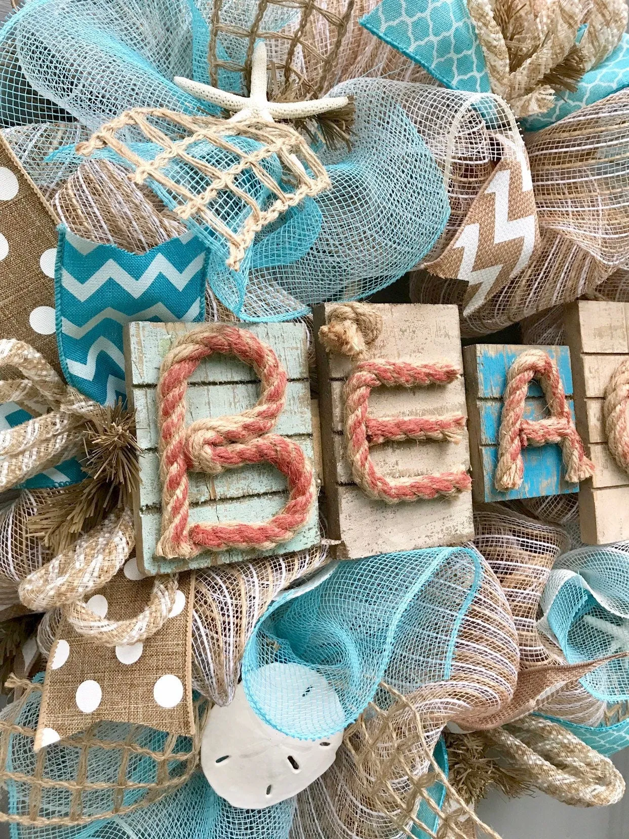 Beach Wreath with Seashells, Beach Burlap Wreath, Beach House Decor, Starfish Decor, Beach Rope