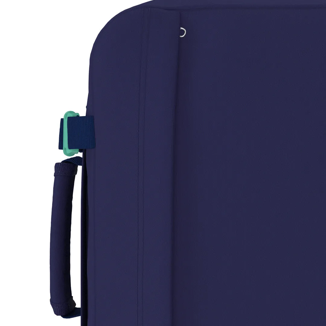 CabinZero Classic 28L (Deep Ocean)