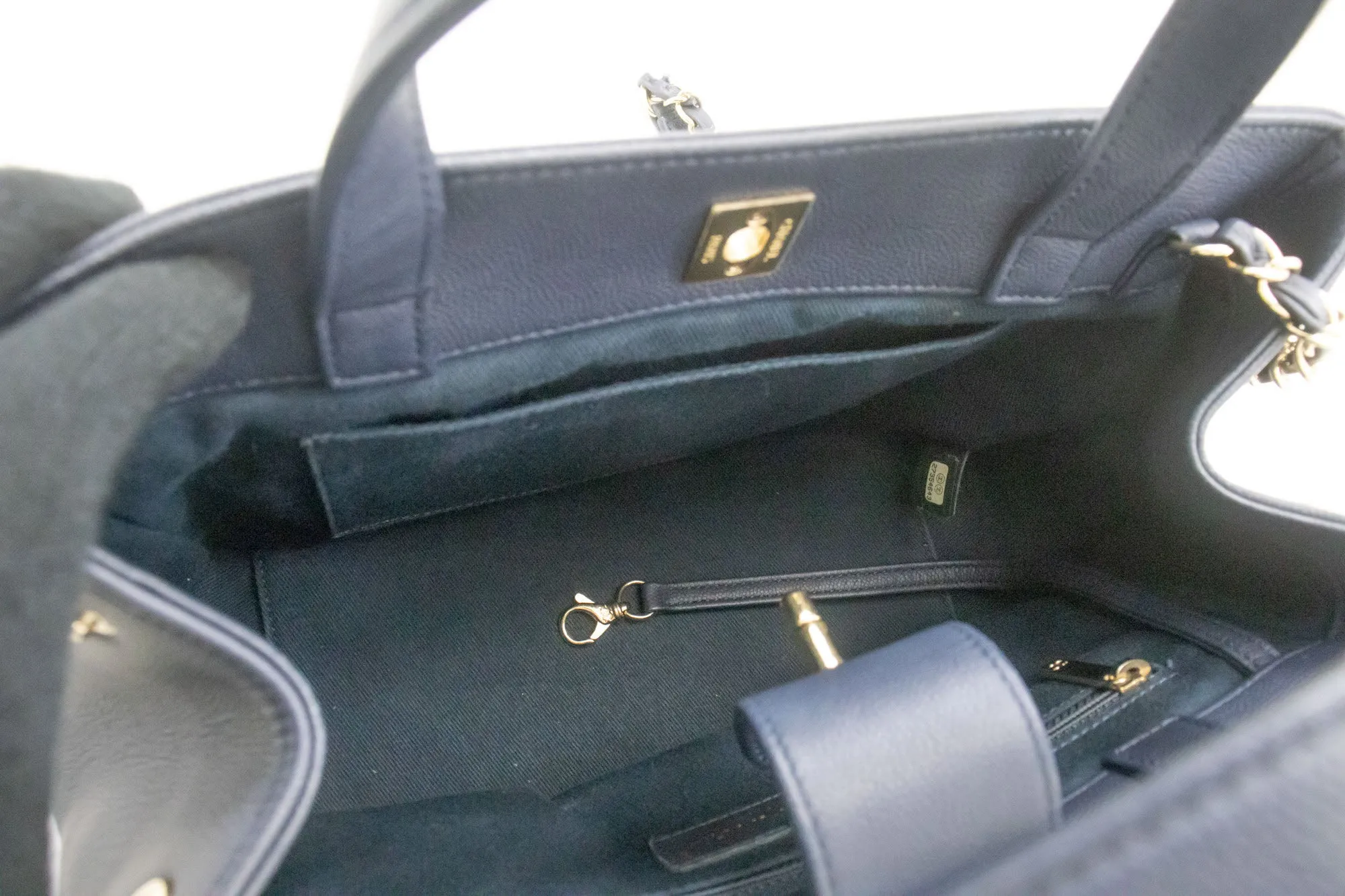 CHANEL Navy Grained Calfskin Leather Shoulder Bag Handbag Quilted p44