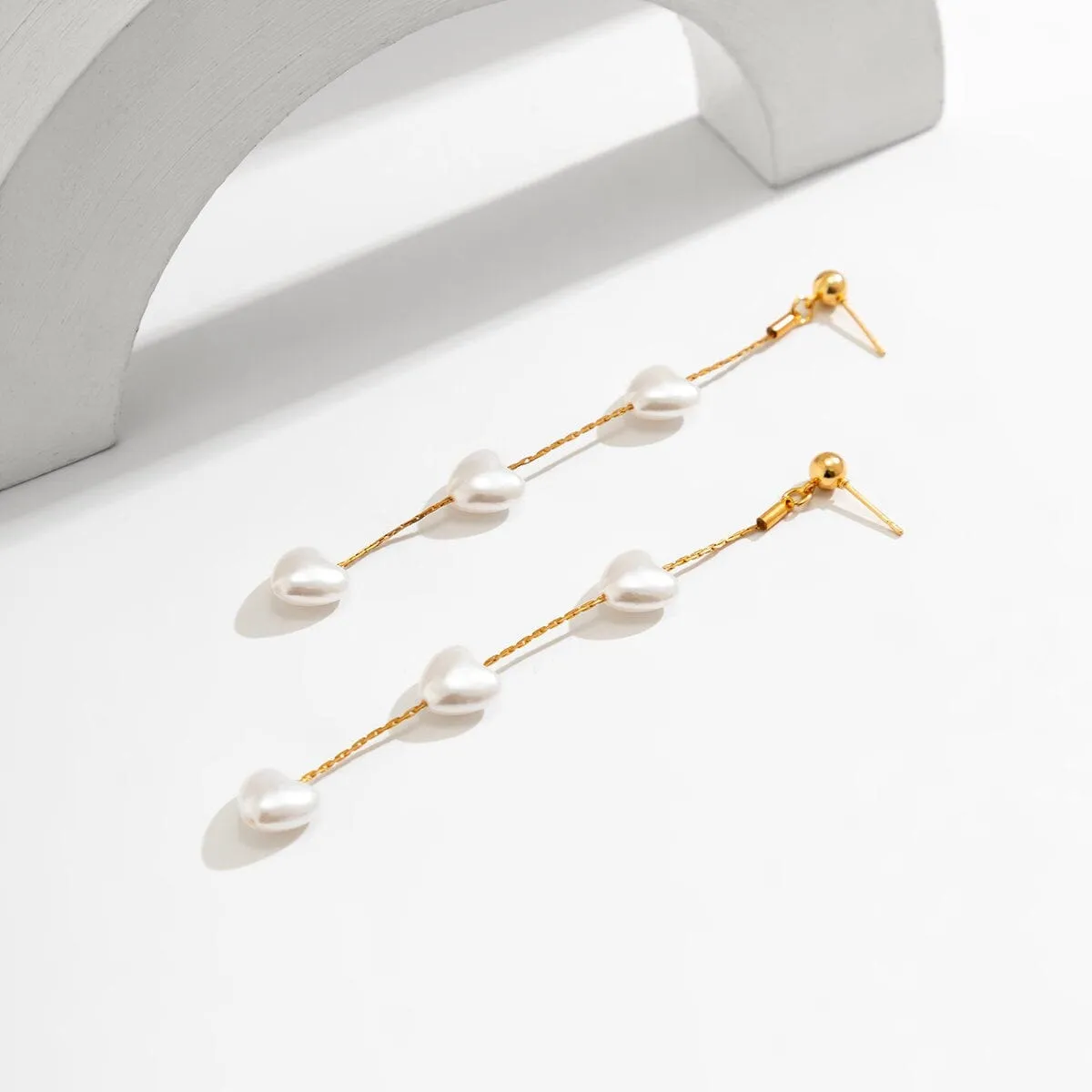 Chic Dangling Heart Pearl Chain Earrings