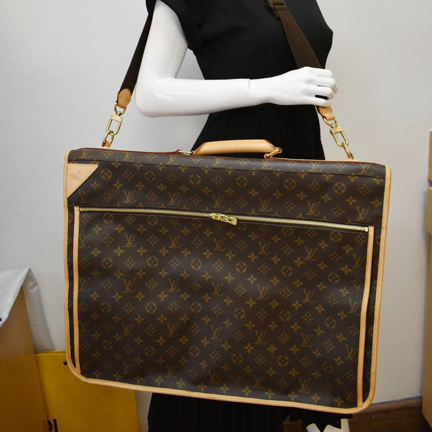 LOUIS VUITTON Monogram Canvas Garment Carrier Travel Bag Brown