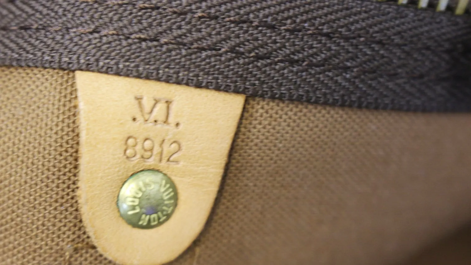 LOUIS VUITTON Monogram Canvas Keepall 50 Bandouliere Travel Bag