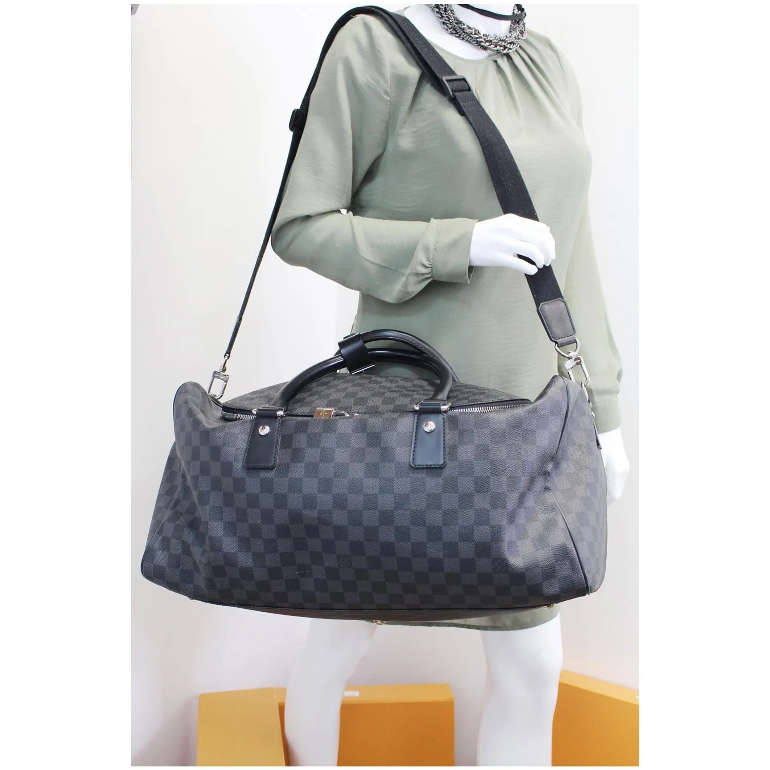 LOUIS VUITTON Roadster Damier Graphite Travel Bag Black