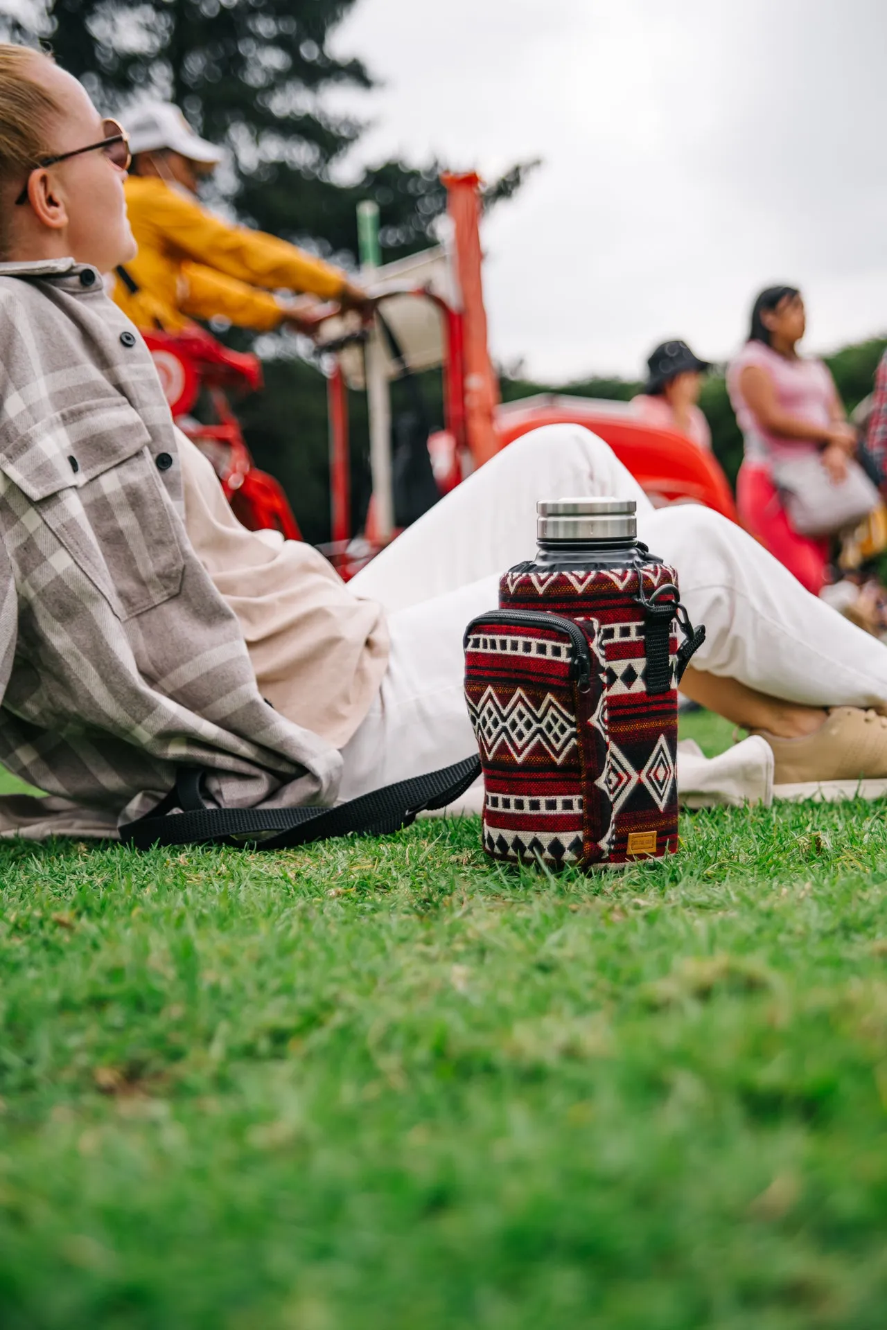 Water Bottle Sleeve Holder with Strap & Pocket | Vinicunca Maroon